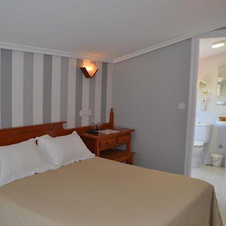 Hotel Piramide Portonovo Quarto foto