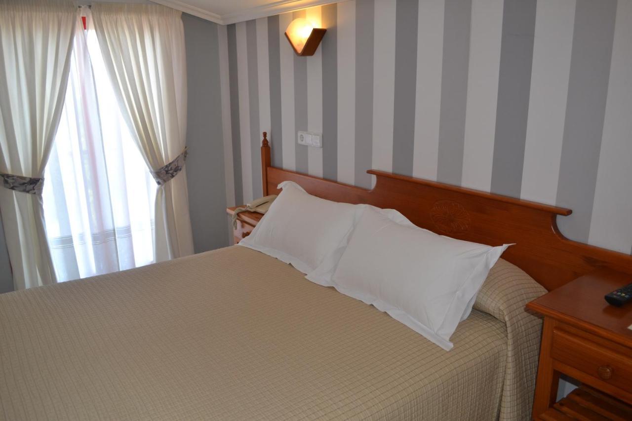 Hotel Piramide Portonovo Quarto foto